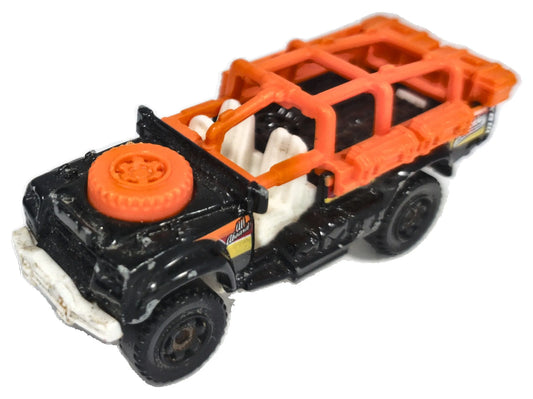 Sahara Survivor Matchbox 1:64 Luzak Czarny Off-Road Jak Land Rover Defender