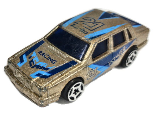 VOLVO 245 Blue-Box '80 Złoty 1:62