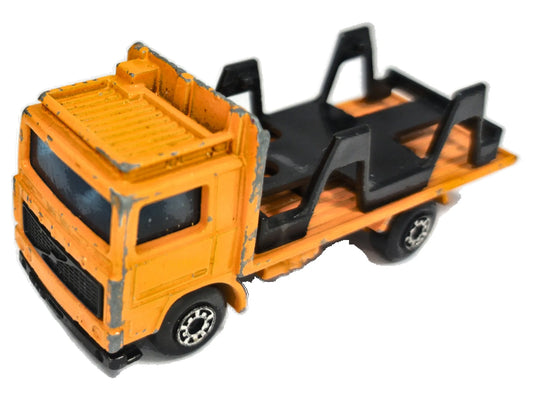 Ciężarówka VOLVO CABLE TRUCK Matchbox 1981 Pomarańczowy 1:64