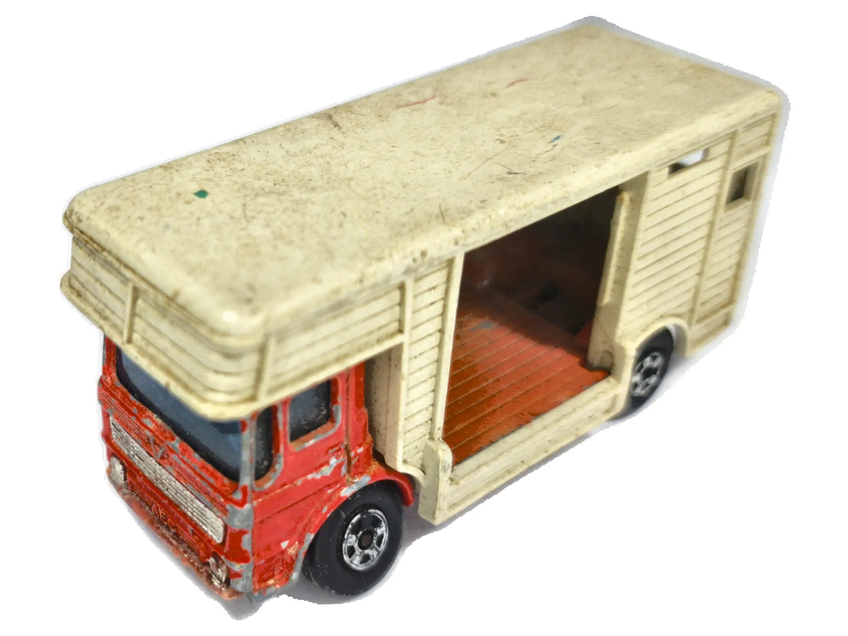 Leyland Ergomatic Horse Box Matchbox Superfast 1:64 Made in England Luzak