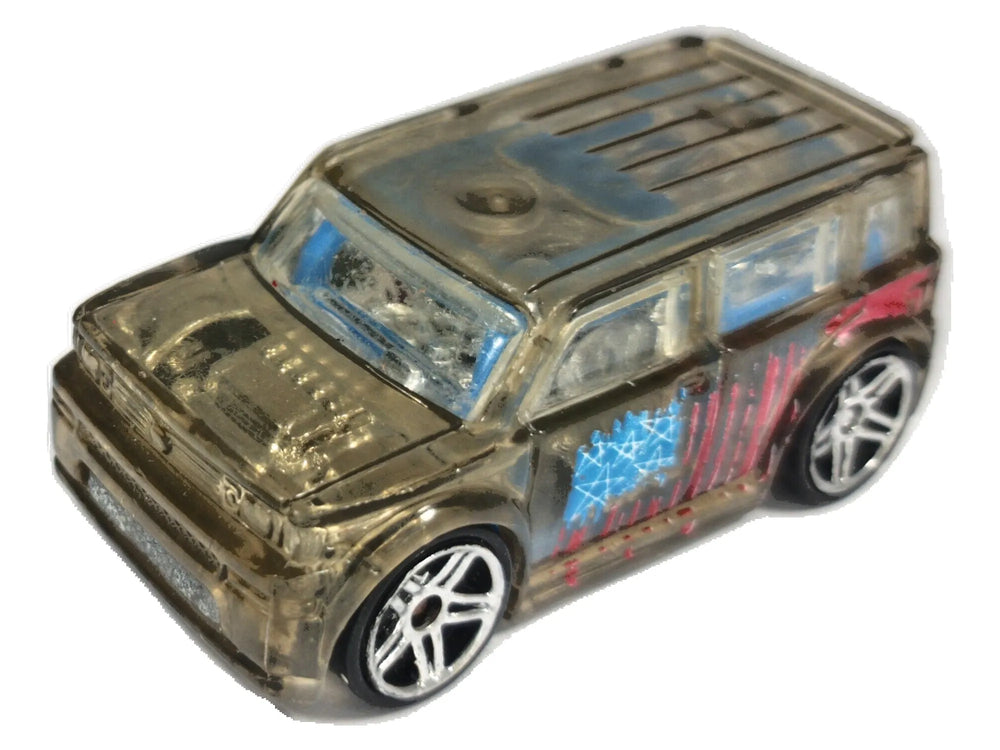 Scion xB Hot Wheels 1:64 Luzak Srebrny