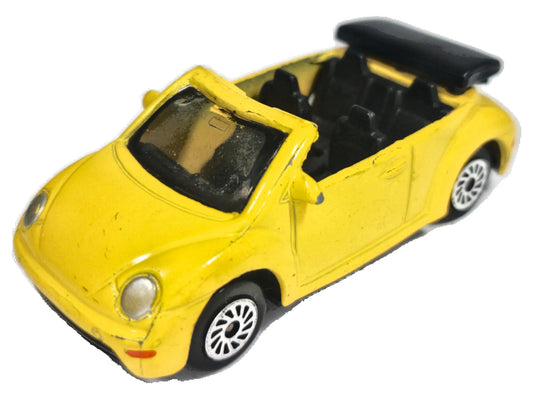 VOLKSWAGEN NEW BEETLE CABRIOLET, Maisto ok 2010, Die cast, Żółte, 1:58