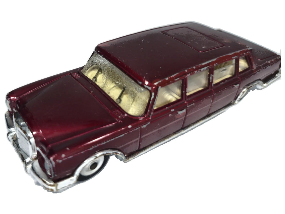 Mercedes-Benz 600 Pullman Corgi '7- Bordowy 1:43 Made in Gt Britain