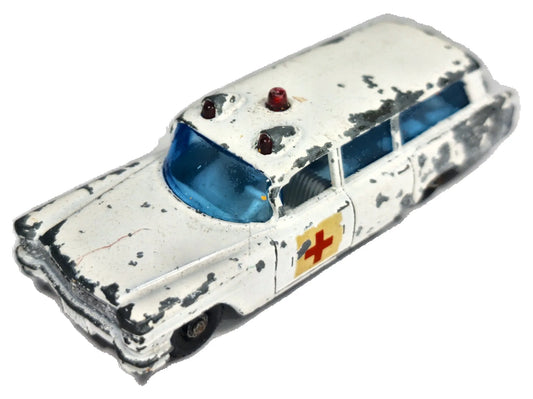 Karetka S&S CADILLAC AMBULANCE Matchbox '60 Biały 1:64 Made in England