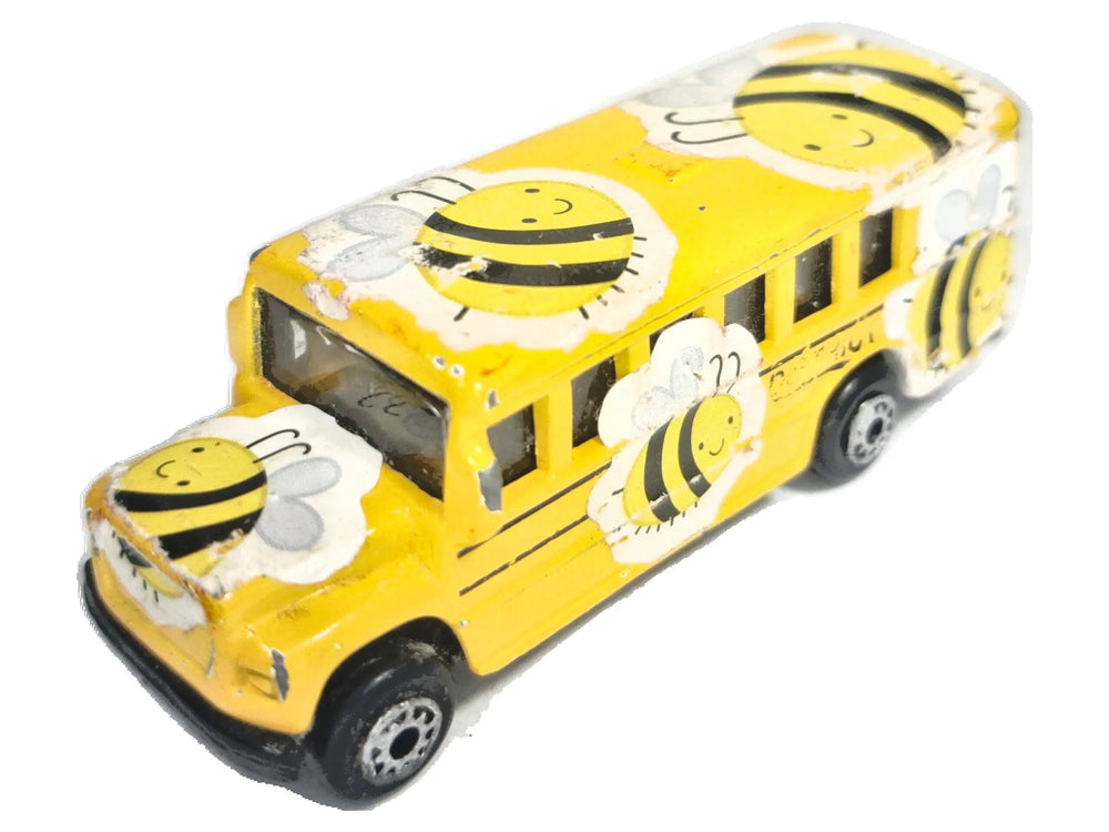 SCHOOL BUS Wersja PSZCZÓŁKA MAJA, Maisto, Die cast 73, Żółty 1:64, Resoraki