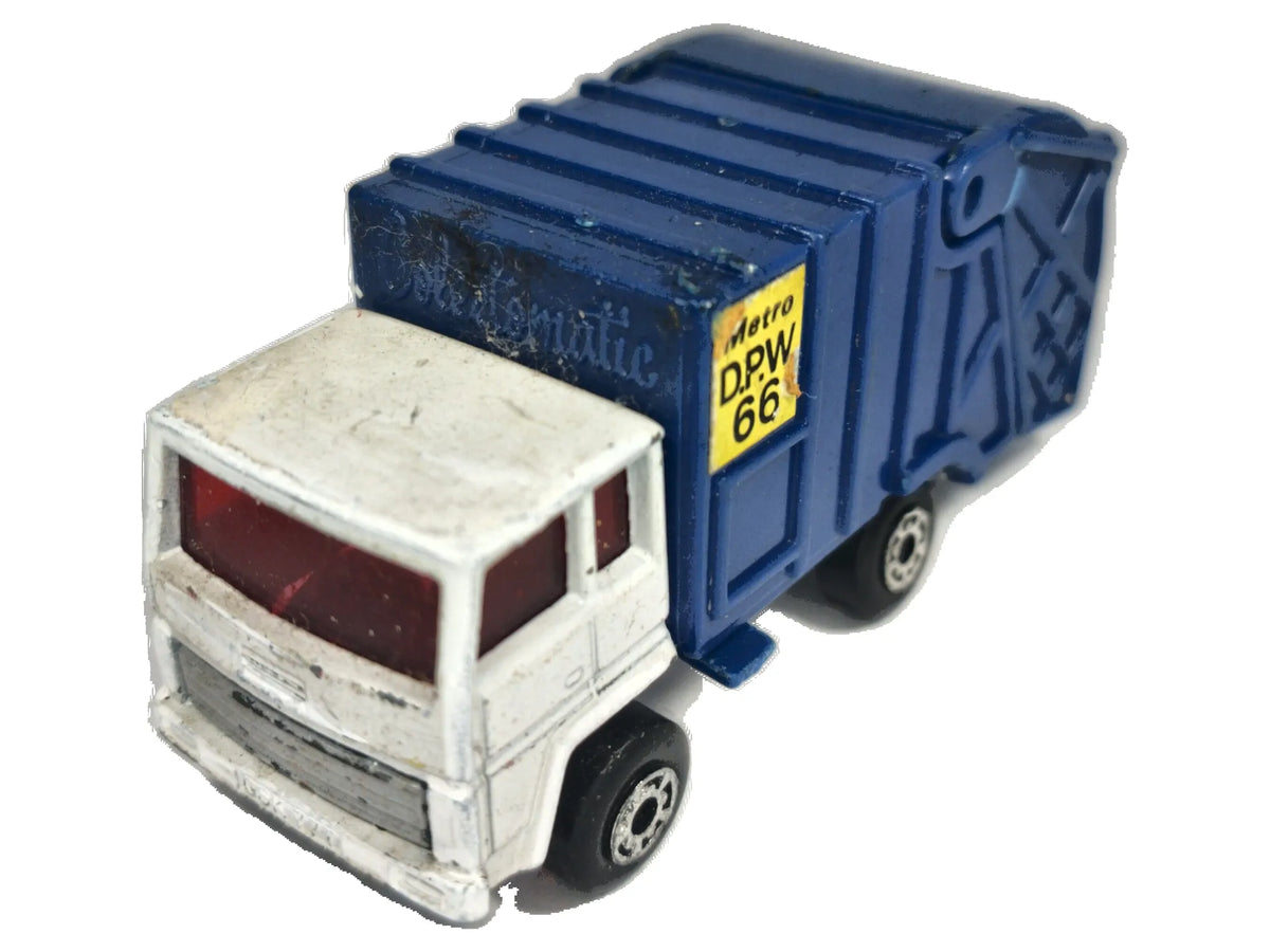 REFUSE TRUCK METRO D.P.W.66, Matchbox 1979, Die cast NO36, 1:60, Resoraki