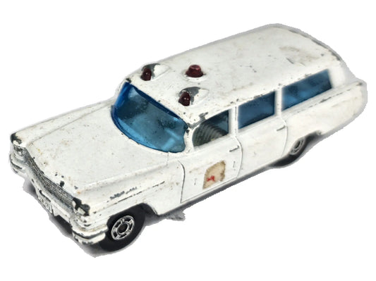 S&S CADILLAC AMBULANCE Matchbox '65 Biały 1:64 Made in England