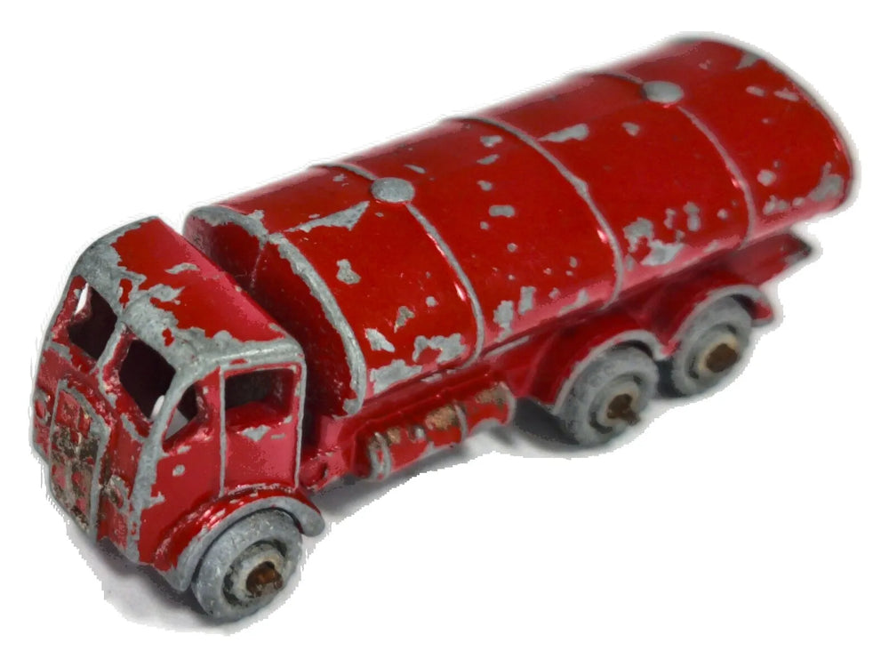 Ciężarówka Cysterna Matchbox '40 Czerwony 1:87 Made in England