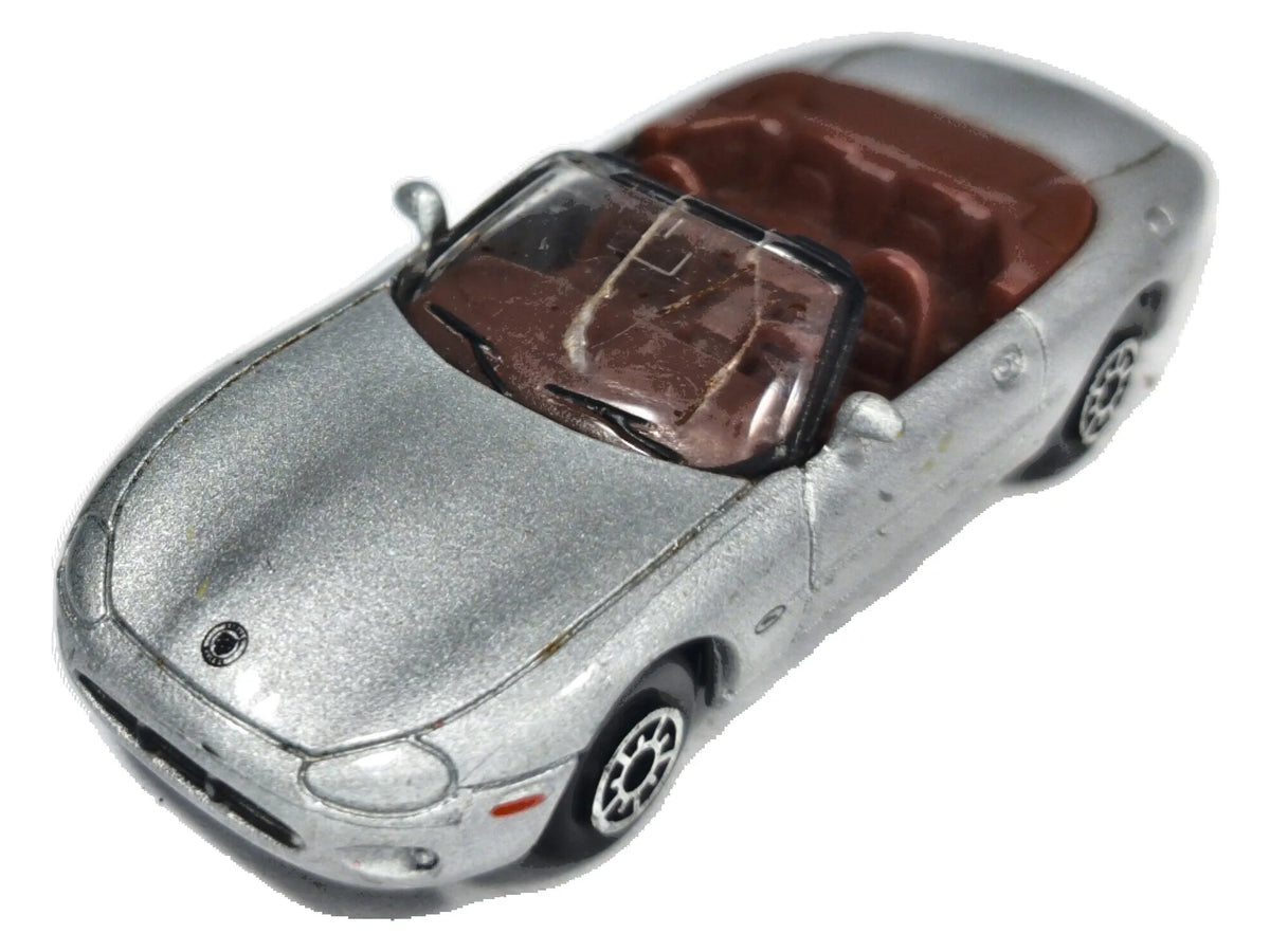 Jaguar XK8 Welly 1:64 Luzak Srebrny