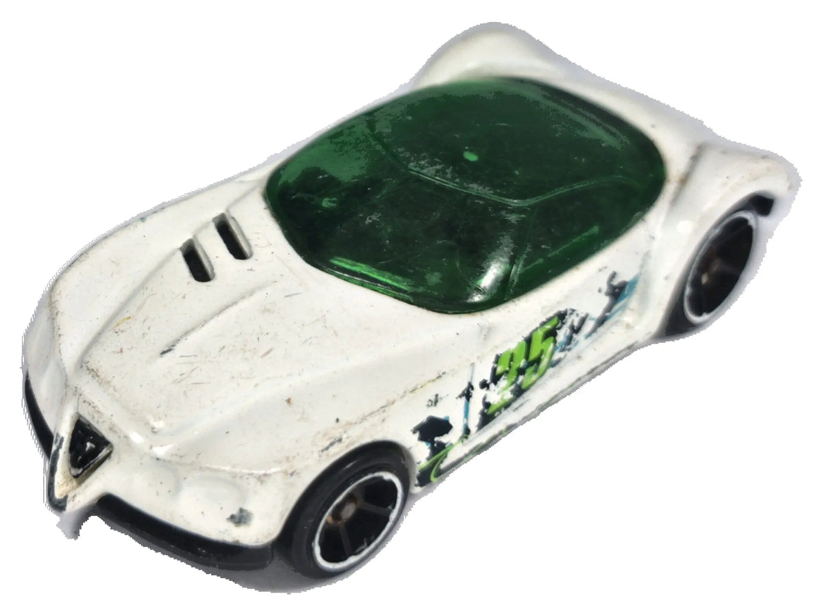Golden Arrow Hot Wheels 2013 HW CITY 1:64 Luzak Biały