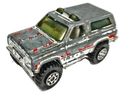 4X4 CHEVY BLAZER Matchbox 1983 Patyna Biały 1:50 Made in Macau