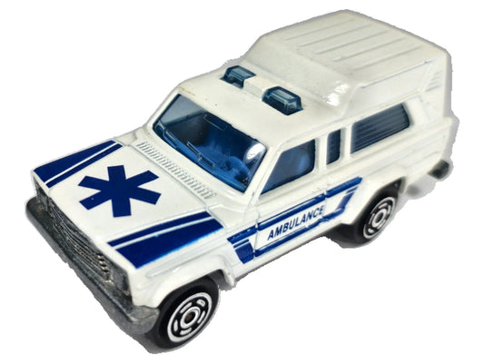 JEEP CHEROKEE AMBULANCE Majorette '70 Biały 1:64 Made in France 2xMetal