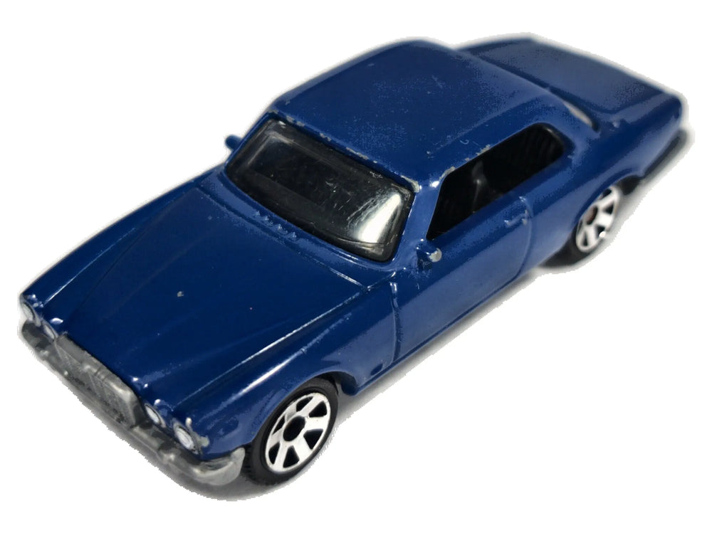 1977 Jaguar Xj6C Matchbox 2023 1:64 Niebieski
