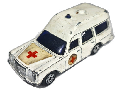 MERCEDES BENZ 2200 BINZ AMBULANCE, Corgi, Die cast, Biały, 1:64, Resoraki