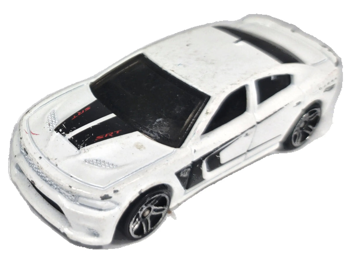 Dodge Charger SRT Hot Wheels 2015 1:64 Luzak Biały