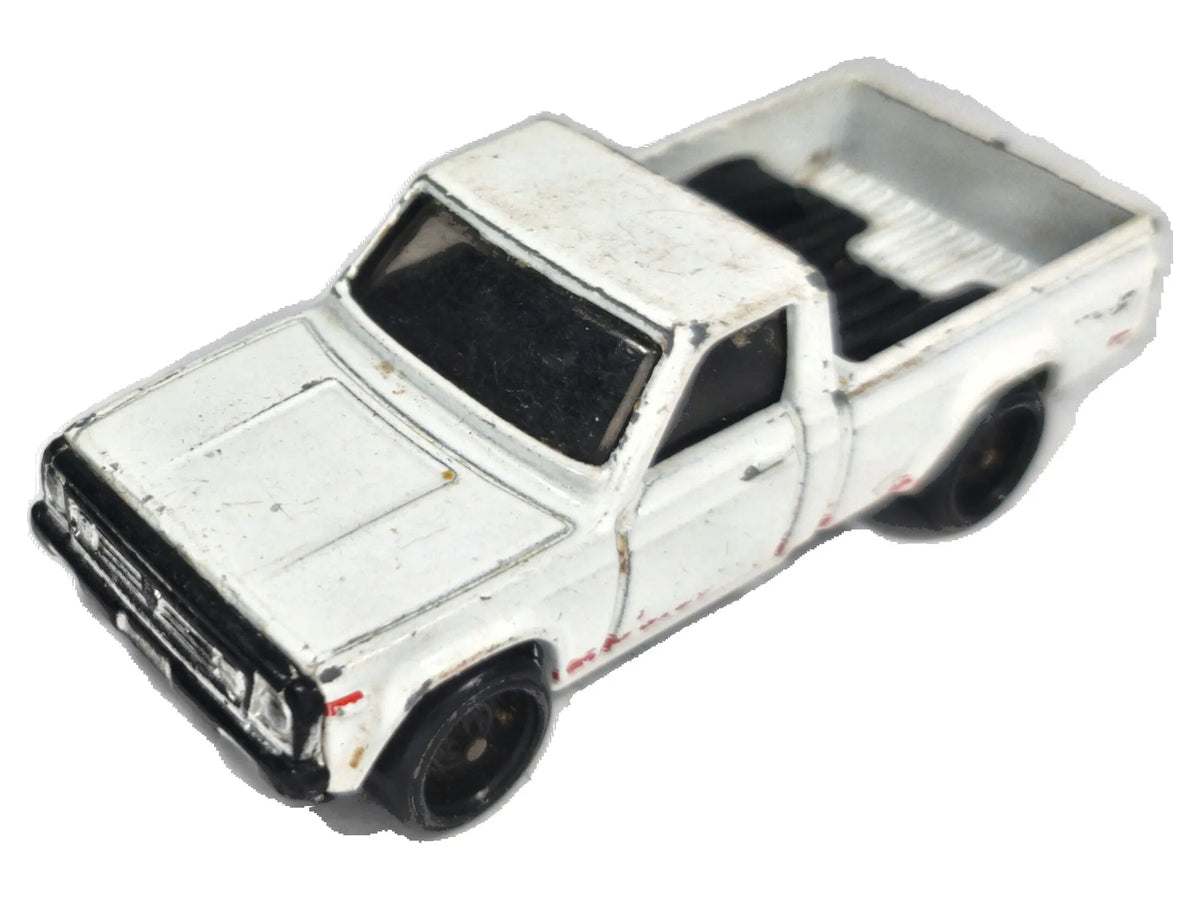 Mazda Repu Hot Wheels 2016 HW Hot Trucks 1:64 Pickup Luzak Biały