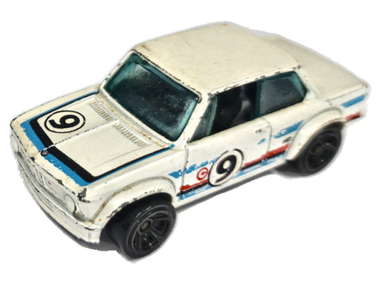 BMW 2002 Hot Wheels 2011 Biały 1:64