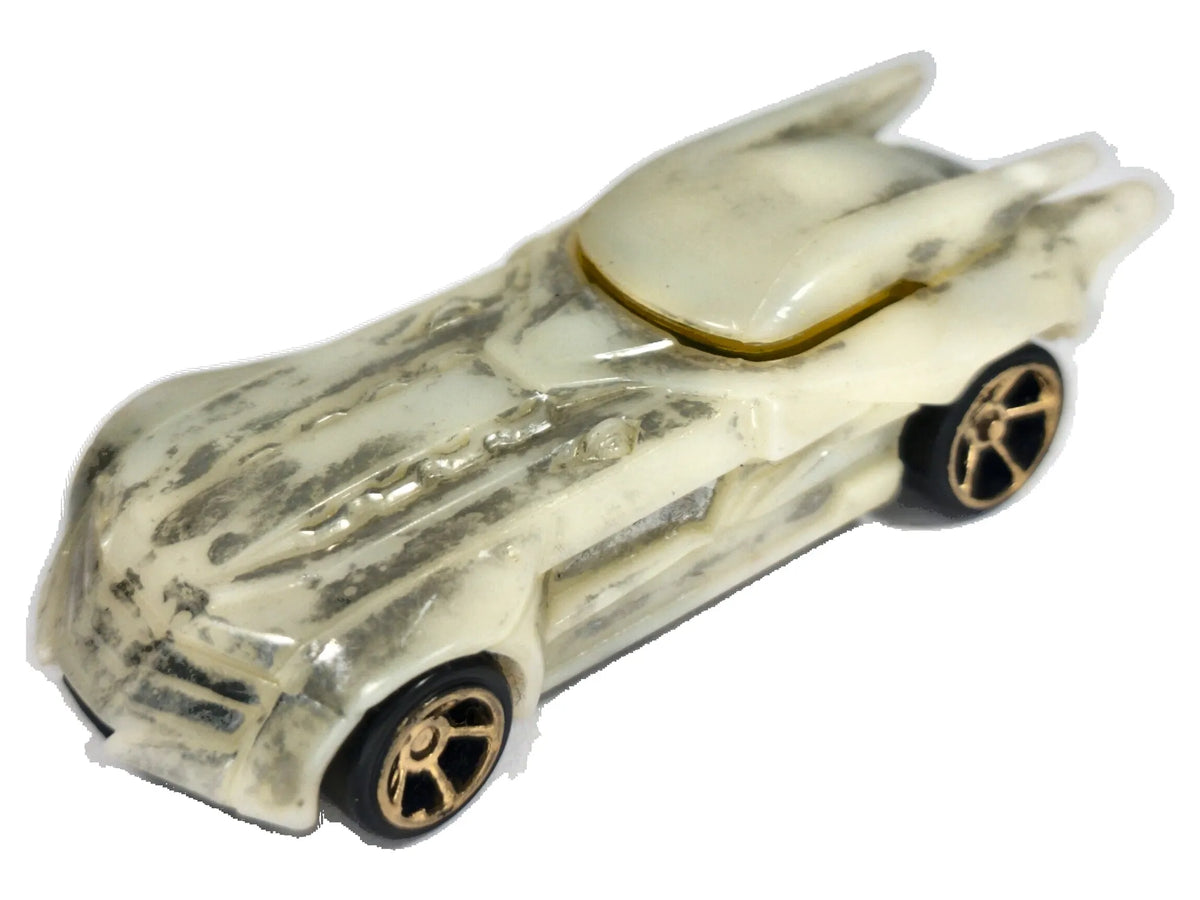 Batmobile Batman DC Comics (s19) Hot Wheels 2003 Biały 1:64 Batman Custom