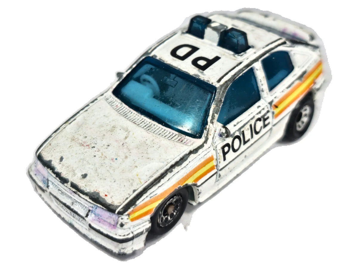 VAUXHALL ASTRA GTE / OPEL KADETT GSI POLICE, Matchbox 1985, Biały, 1:64