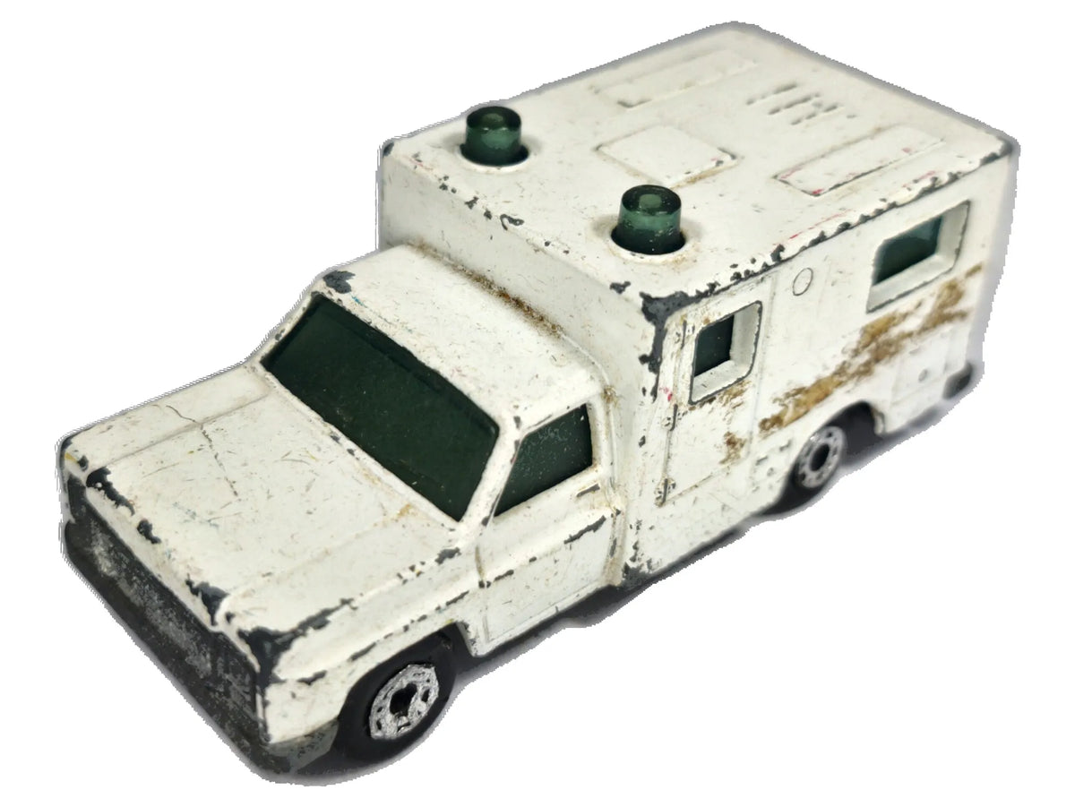 AMBULANCE Superfast Matchbox 1977 Biały 1:57 Made in England