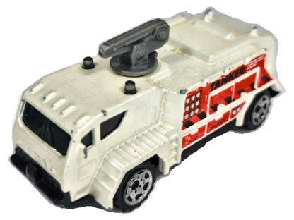AIRPORT FIRE TANKER Matchbox 2003 Biały 1:64