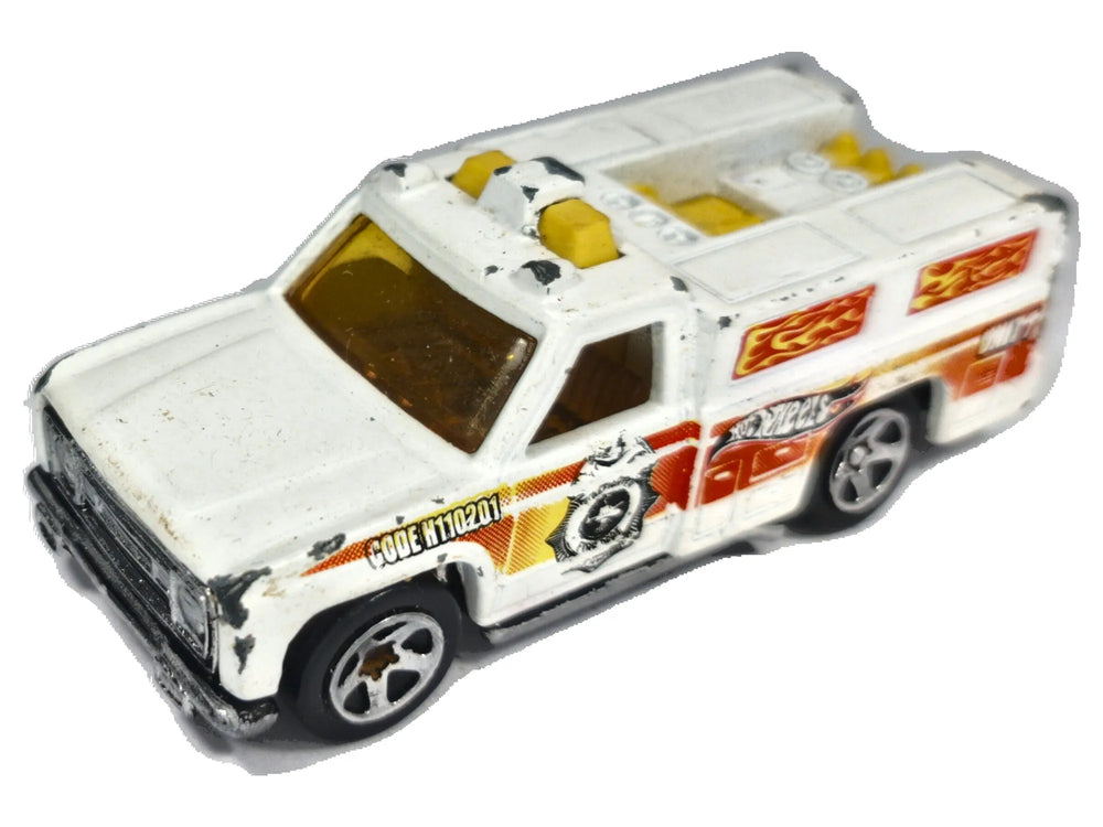 Heat Fleet Hot Wheels 1986 1:64 Pickup FIRE DEPT Luzak Biały Straż pożarna