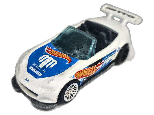 Mazda Mx-5 Miata Hot Wheels 2015 Biały 1:64 Kabriolet / Roadster