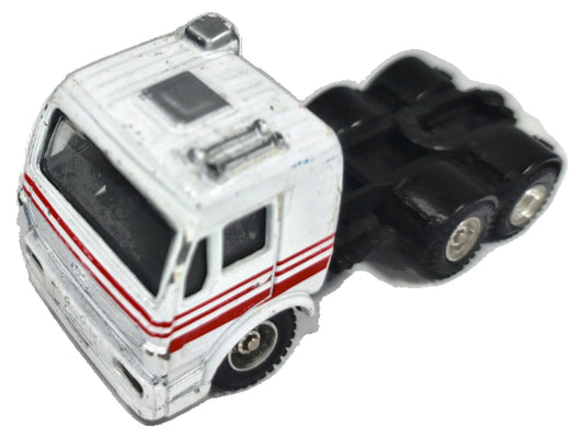 Mercedes-Benz Maisto Juniors 1:64 Ciągnik Siodłowy Luzak Biały Transport