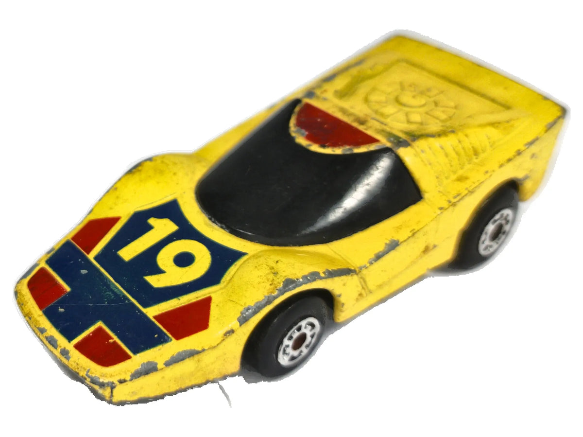 Super GT Matchbox 1985 Superfast 1:64 19 Luzak Żółty