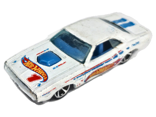 '70 Dodge Hemi Challenger Hot Wheels 2012 HW Racing 12 1:64 Luzak Biały