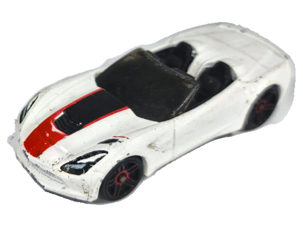 Chevrolet Corvette Stingray Hot Wheels 2013 HW Showroom 1:64 Luzak Biały