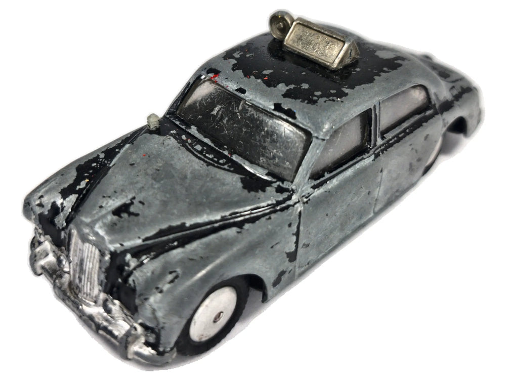 Riley Pathfinder Corgi 1958-1963 Srebrny 1:43 Made in United Kingdom