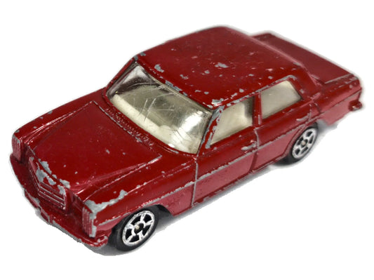 MERCEDES-BENZ 280 SE Corgi '80 Czerwony 1:64 Made in Gt Britain