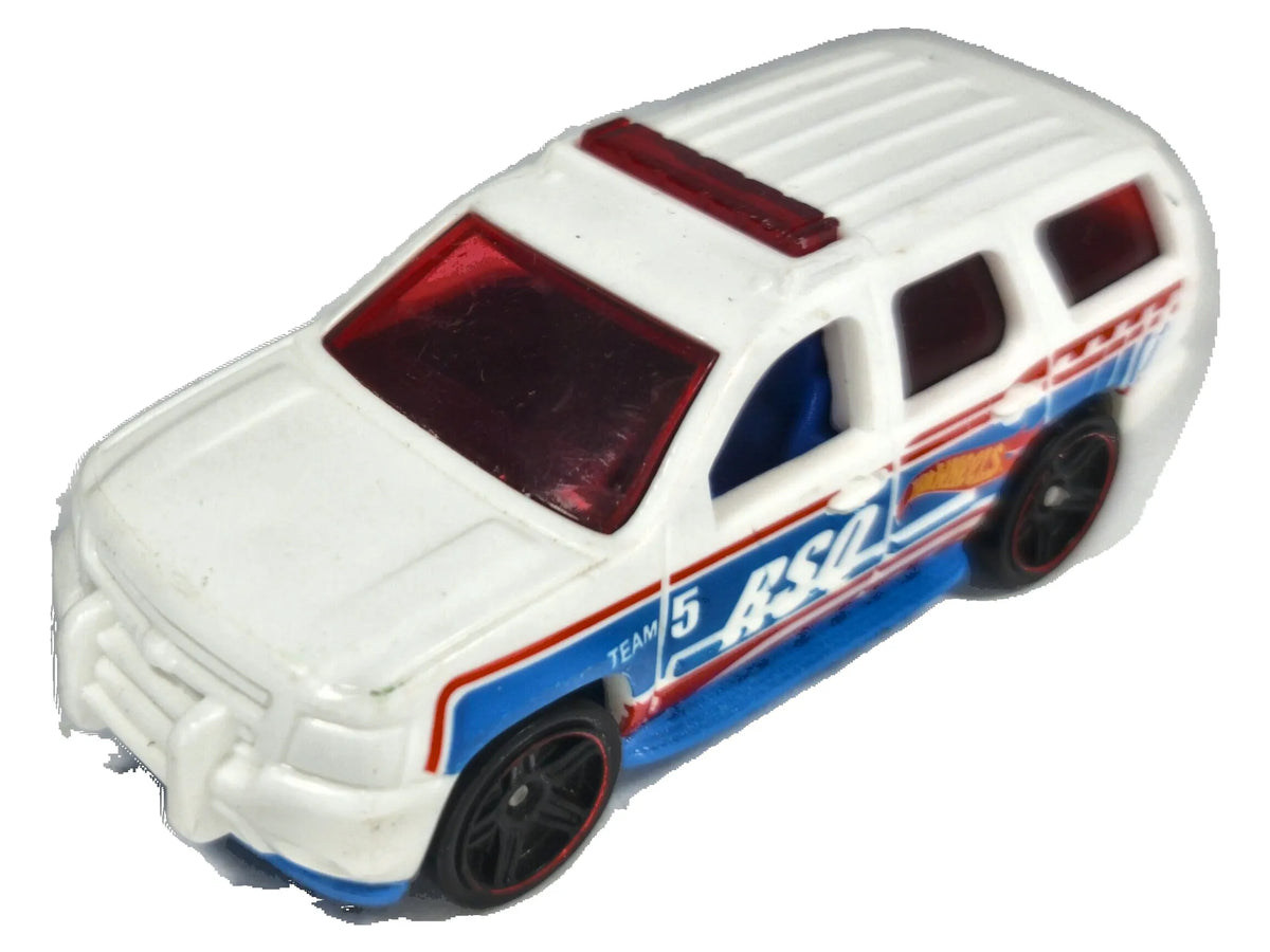 '07 Chevy Tahoe Hot Wheels 1986 Mainline 1:64 Biały Radiostacja