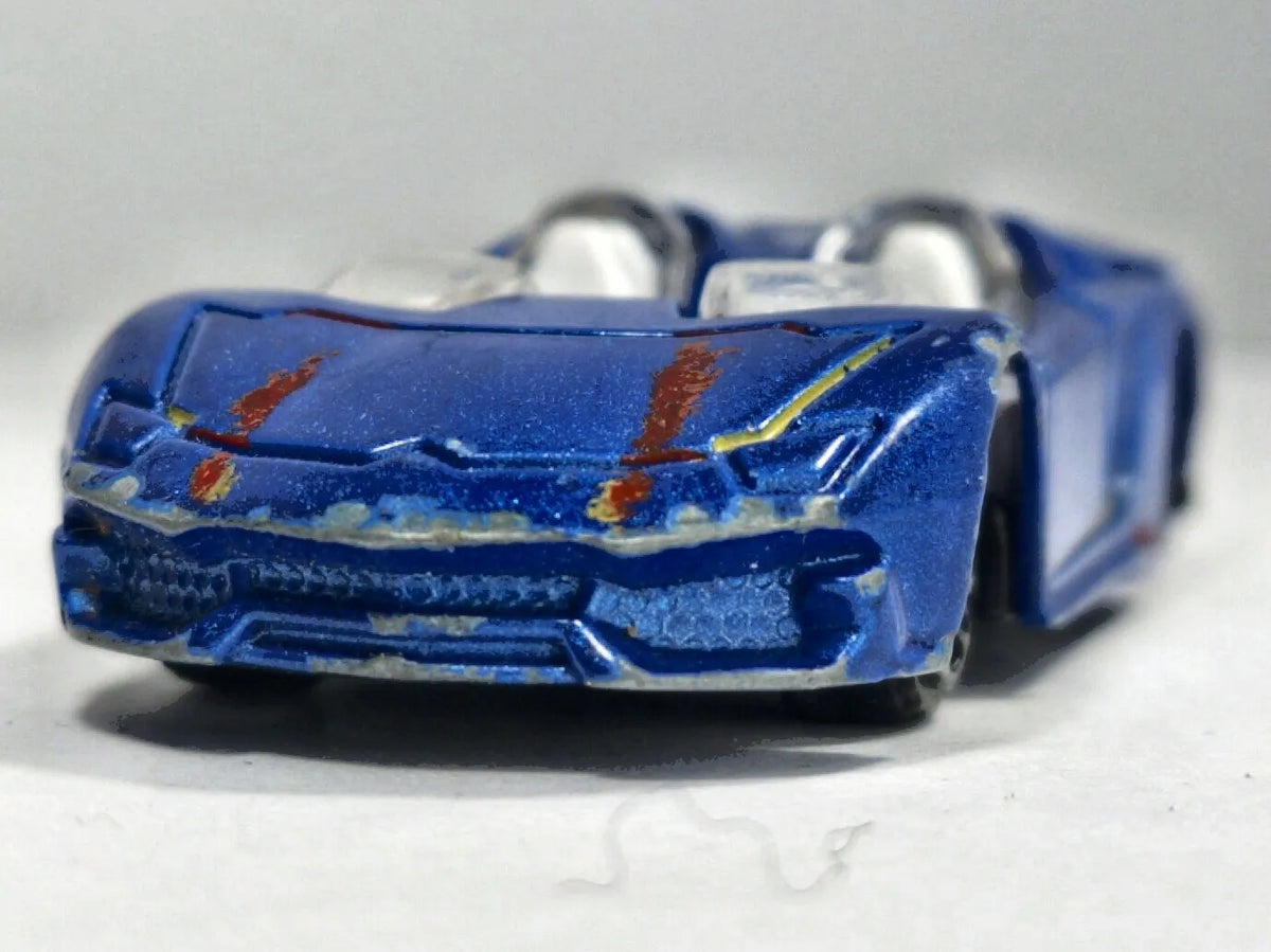 JAK LAMBORGHINI AVENTADOR J CABRIO Niebieski 1:64 – zdjęcie 5