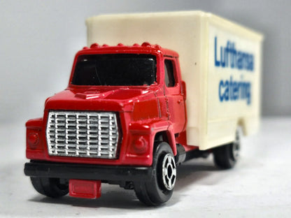 Ciężarówka Lotniskowa "Lufthansa catering" Zylmex 1:64 Biały Catering – zdjęcie 5