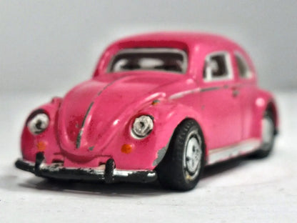 Volkswagen Beetle Schuco Regular Wheels 1:72 Garbus Luzak Różowy – zdjęcie 5
