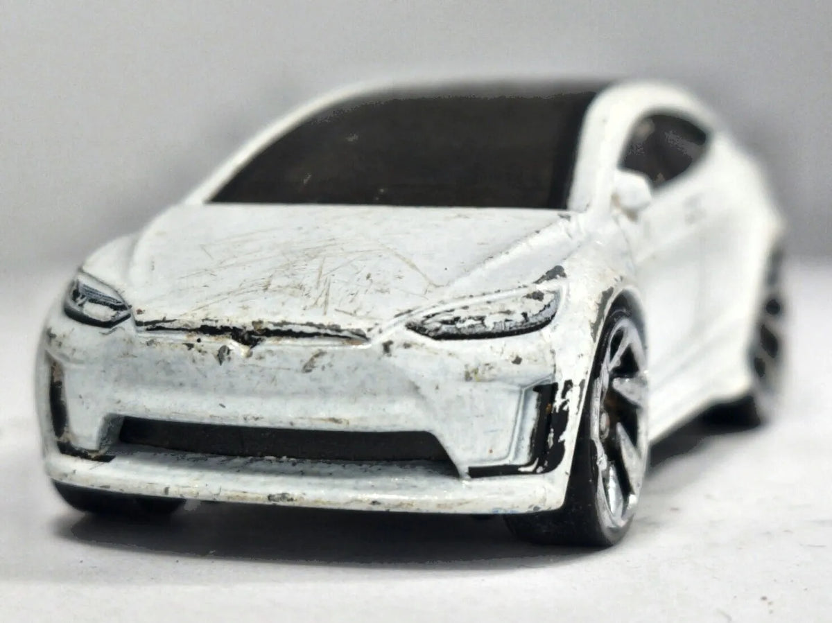 Tesla Model X Hot Wheels 2016 Mainline 1:64 Luzak Biały – zdjęcie 5
