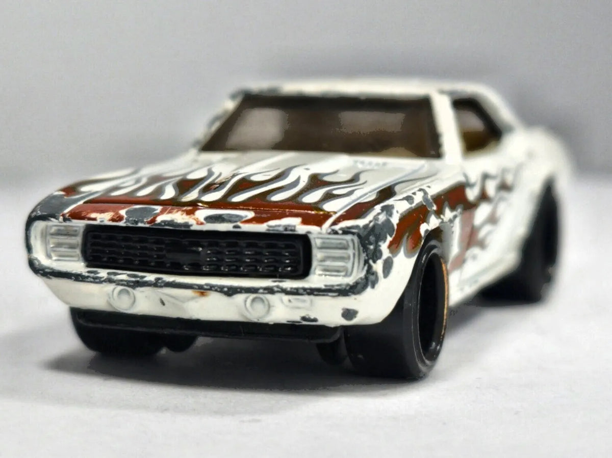 '69 Camaro Hot Wheels 2007 1:64 Luzak Biały – zdjęcie 5