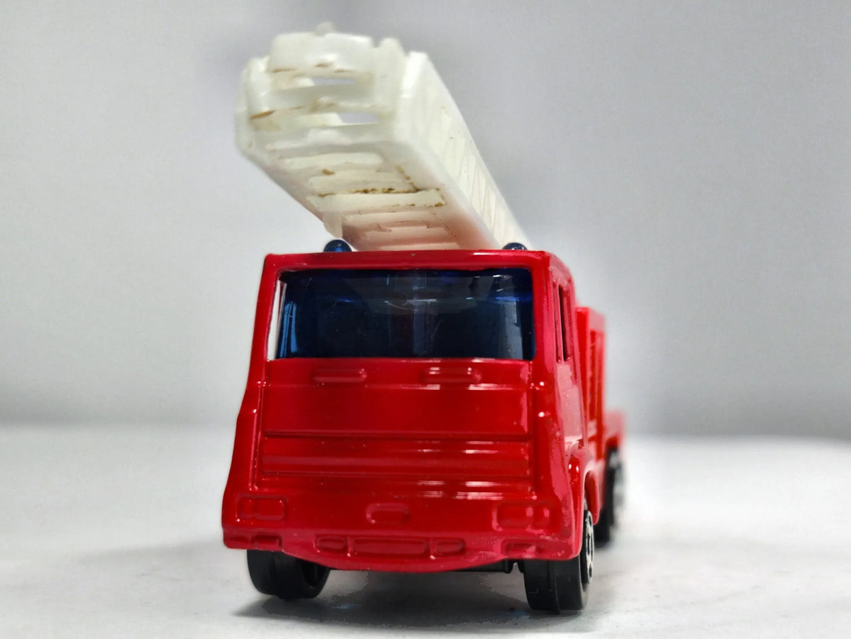 Wóz Strażacki 1:64 Wóz strażacki FIRE DEPT. Straż pożarna Vintage Model – zdjęcie 5