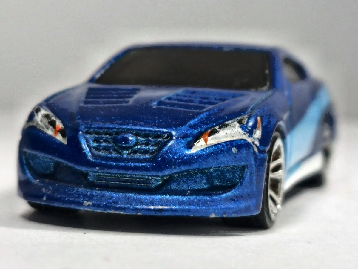 Hyundai Genesis Coupe Hot Wheels 2011 1:60 Luzak Niebieski – zdjęcie 5
