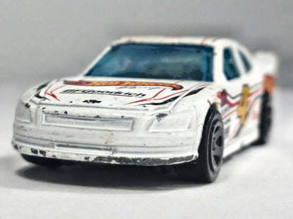 '10 Chevy Impala Hot Wheels 2010 Biały 1:64 Race Car – zdjęcie 5