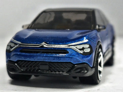 2023 Citroën ë-C4 Matchbox 2023 1:64 Niebieski Samochód osobowy – zdjęcie 5
