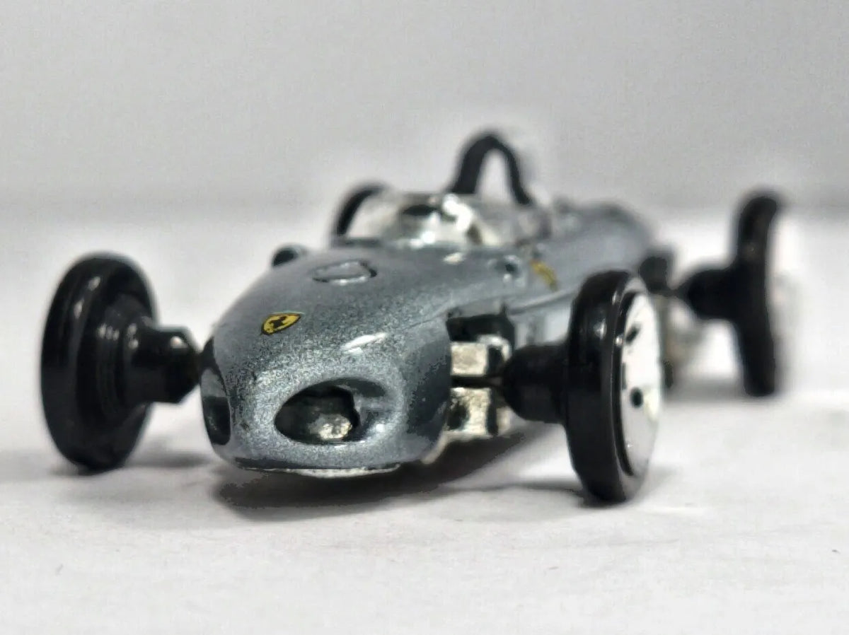 FERRARI 156 Hot Wheels 2000 Srebrny 1:64 2xMetal – zdjęcie 5