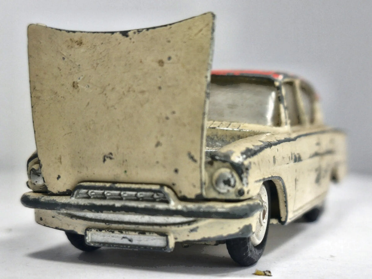 Ford Consul Classic Corgi '75 Kremowy 1:43 Made in Great Britain – zdjęcie 5