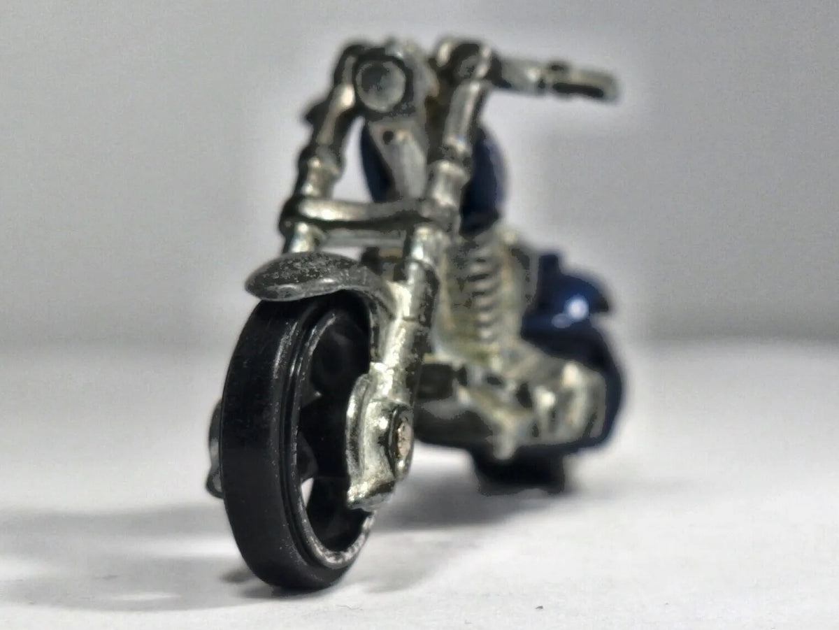 Motocykl Splitback, Hot Wheels 2009, Die cast, Niebieski, 1:64, Resoraki – zdjęcie 5