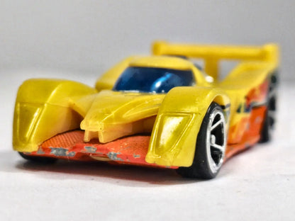 '24 Ours Hot Wheels 2010 1:64 Luzak Żółty – zdjęcie 5