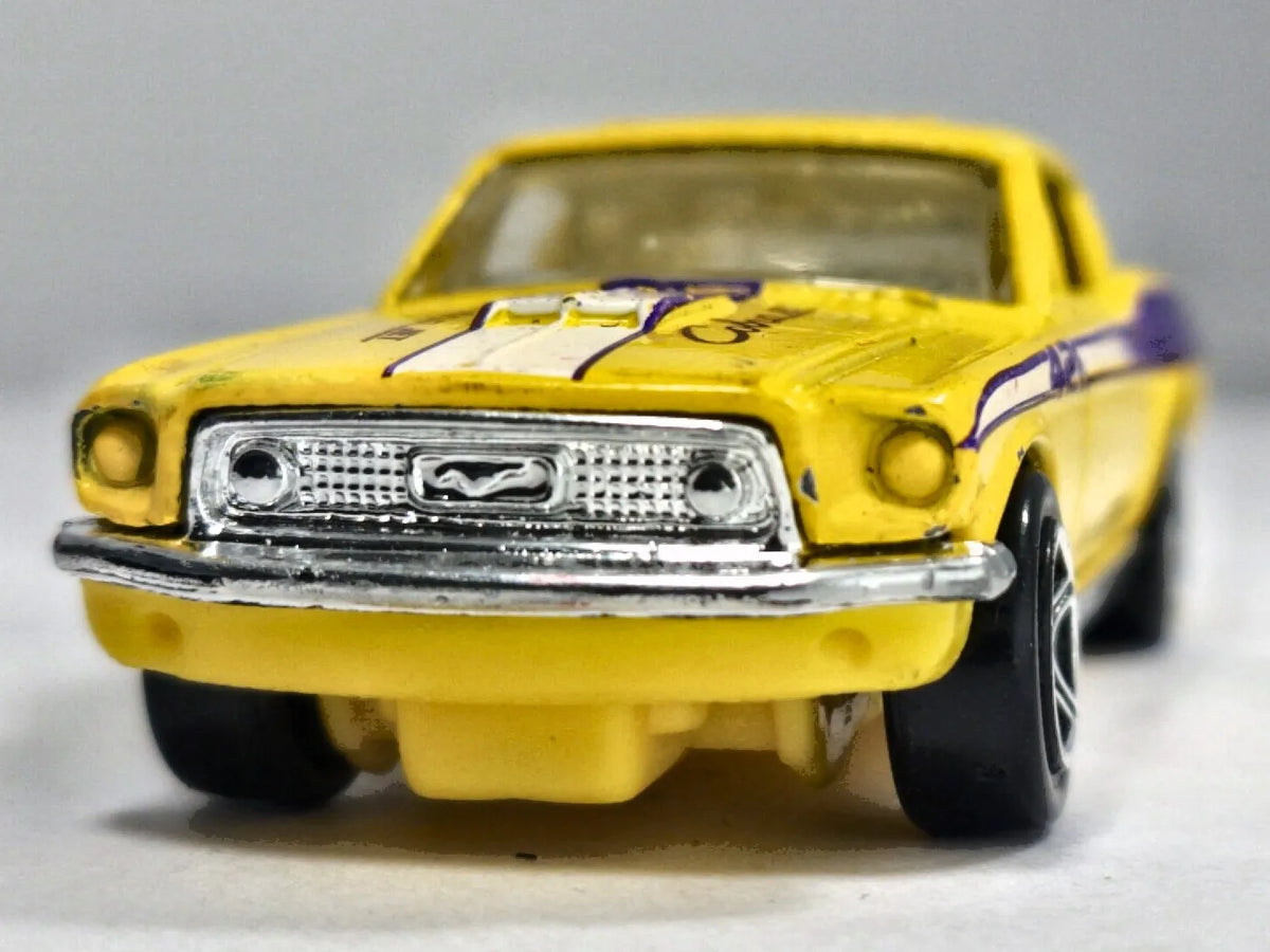 '68 FORD MUSTANG COBRA JET, Matchbox, Die cast, Żółty, 1:64, Resoraki – zdjęcie 5