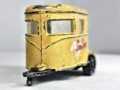 Przyczepa Konna PONY TRAILER Matchbox Żółty 1:64 Made in Macau Silver Shoes – zdjęcie 5