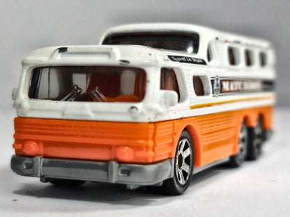 Autobus GMC SCENIC CRUISER Mainline Matchbox 2017 Biały 1:64 – zdjęcie 5